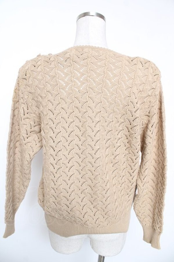 画像2: INGEBORG / カメリアモチーフ付きニット  ベージュ Y-26-01-16-117-LO-TO-SZ-ZY (2)