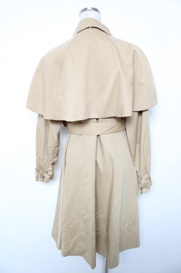 画像2: Fi.n.t / ケープ付きフレアーワンピースコート F ベージュ Y-26-01-16-180-CA-CO-SZ-ZY (2)