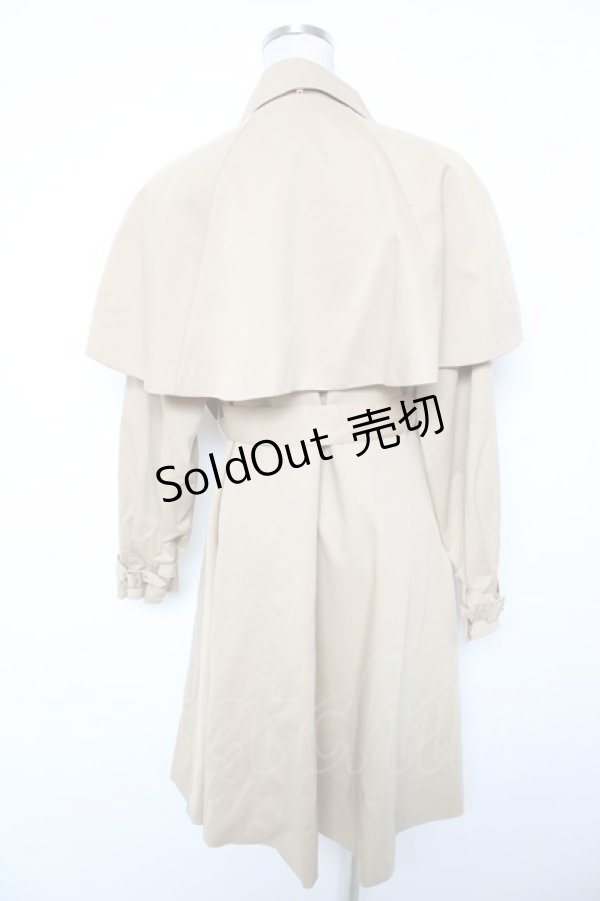 画像2: Fi.n.t / ケープ付きフレアーワンピースコート F ベージュ Y-26-01-16-180-CA-CO-SZ-ZY (2)