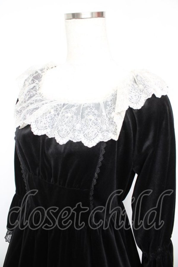 画像3: axes femme / パゴタ袖ベロアワンピース F 黒 Y-26-01-18-059-AX-OP-SZ-ZY (3)