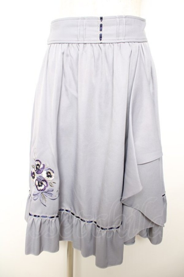 画像1: axes femme POETIQUE / パンジー刺繍ラッフルスカート M サックス Y-26-01-18-087-AX-SK-SZ-ZY (1)