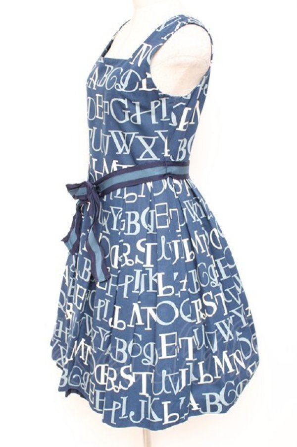 画像2: Jane Marple / アルファベットロゴのスクエアドレス M 紺 Y-26-01-20-078-JM-OP-SZ-ZY (2)