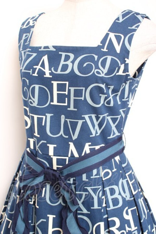 画像4: Jane Marple / アルファベットロゴのスクエアドレス M 紺 Y-26-01-20-078-JM-OP-SZ-ZY (4)