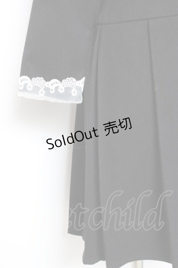 画像4: F i.n.t / オーガンジー襟プリーツワンピース F 黒 Y-26-01-20-092-CA-OP-SZ-ZI (4)