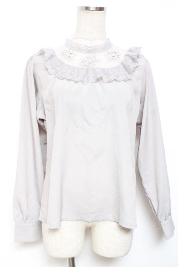 画像1: an another angelus / 立体フラワーレースヨークブラウス  グレー Y-26-01-20-011-CA-BL-SZ-ZY (1)