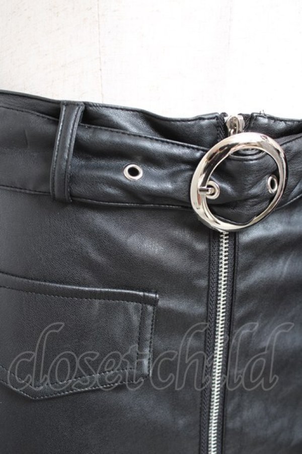 画像4: REFLEM / フェイクレザーZIPデザイン変形スカート F ブラック Y-26-01-20-136-PU-SK-SZ-ZI (4)