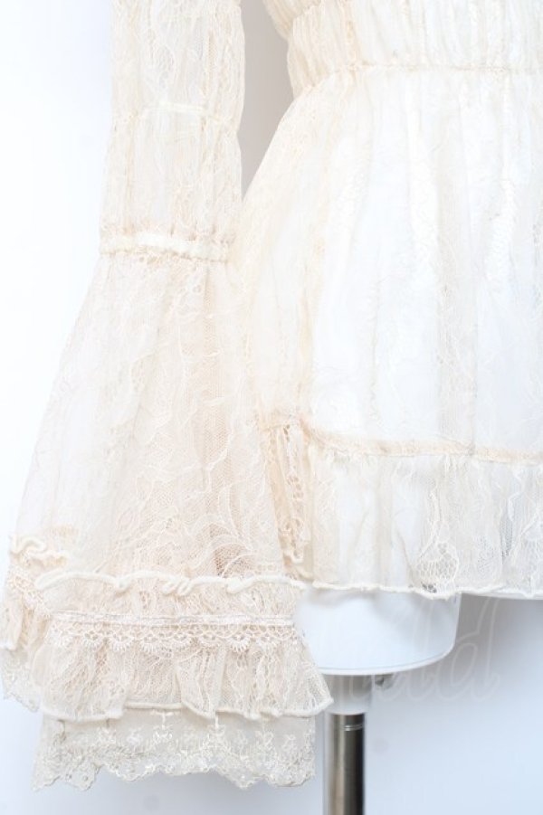 画像4: ATELIER PIERROT / Shirring Princess Sleeve Blouse-Lace-  生成り Y-26-01-24-061-EL-BL-SZ-ZY (4)