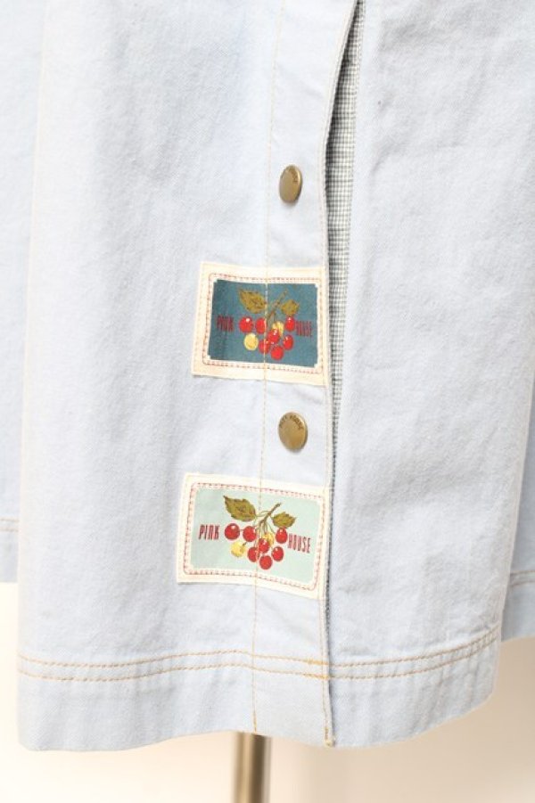 画像5: PINK HOUSE / チェリー刺繍使いデニムジャンパースカート F サックス Y-26-01-24-091-LO-SK-SZ-ZY (5)