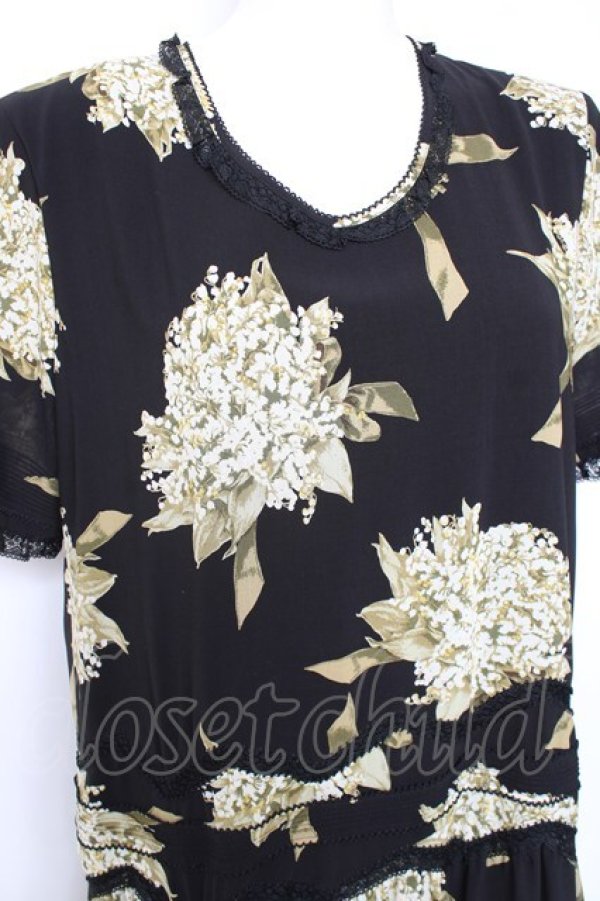 画像5: KANEKO ISAO / スズラン柄たくし上げリボン付き半袖ワンピース  ブラック Y-26-01-27-017-EL-OP-SA-ZY (5)