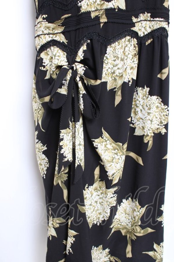 画像6: KANEKO ISAO / スズラン柄たくし上げリボン付き半袖ワンピース  ブラック Y-26-01-27-017-EL-OP-SA-ZY (6)