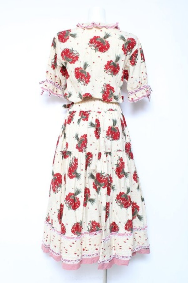 画像3: WONDERFUL WORLD / いちごブーケチェックワンピース  イエロー Y-26-01-27-019-LO-OP-SZ-ZY (3)