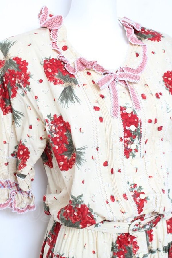 画像5: WONDERFUL WORLD / いちごブーケチェックワンピース  イエロー Y-26-01-27-019-LO-OP-SZ-ZY (5)