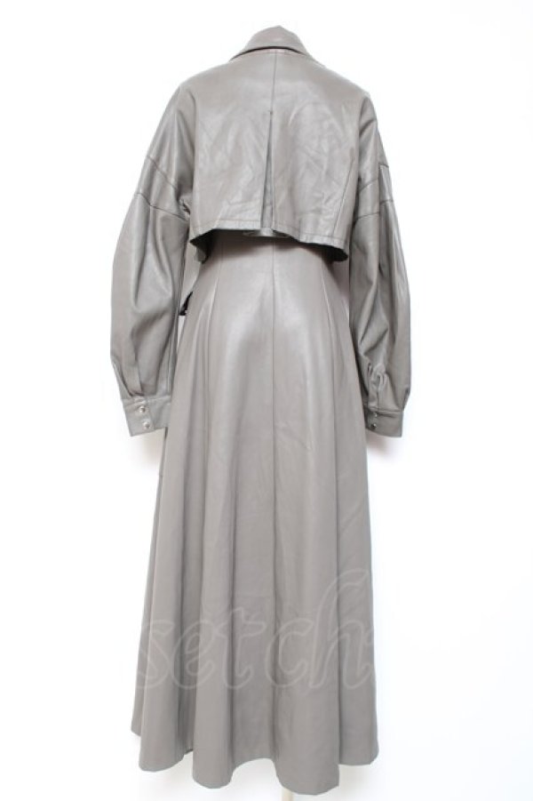 画像3: Melt the lady / チェーンレザーライクロングコート F グレー Y-26-01-27-037-PU-CO-SZ-ZY (3)