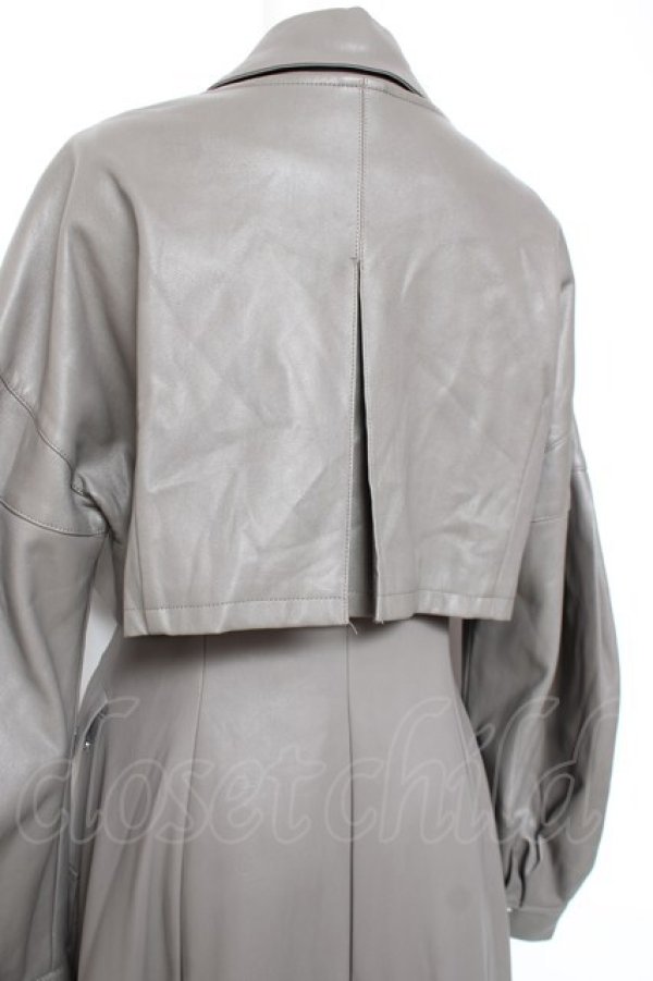 画像4: Melt the lady / チェーンレザーライクロングコート F グレー Y-26-01-27-037-PU-CO-SZ-ZY (4)