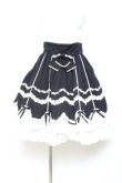 画像1: Angelic Pretty / スカラップドーリィスカート  黒×白 Y-26-01-27-038-AP-SK-SZ-ZY (1)