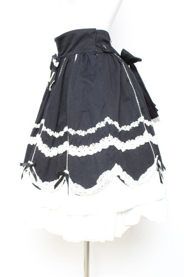 画像2: Angelic Pretty / スカラップドーリィスカート  黒×白 Y-26-01-27-038-AP-SK-SZ-ZY (2)