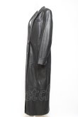 画像2: Melt the lady / leather like trench coat F ブラック Y-26-01-27-039-PU-CO-SZ-ZY (2)