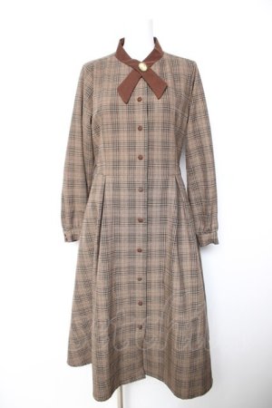 画像: F＆A / カメオ付きクロスボウタイチェックワンピース F ブラウン Y-26-01-28-128-LO-OP-SZ-ZY