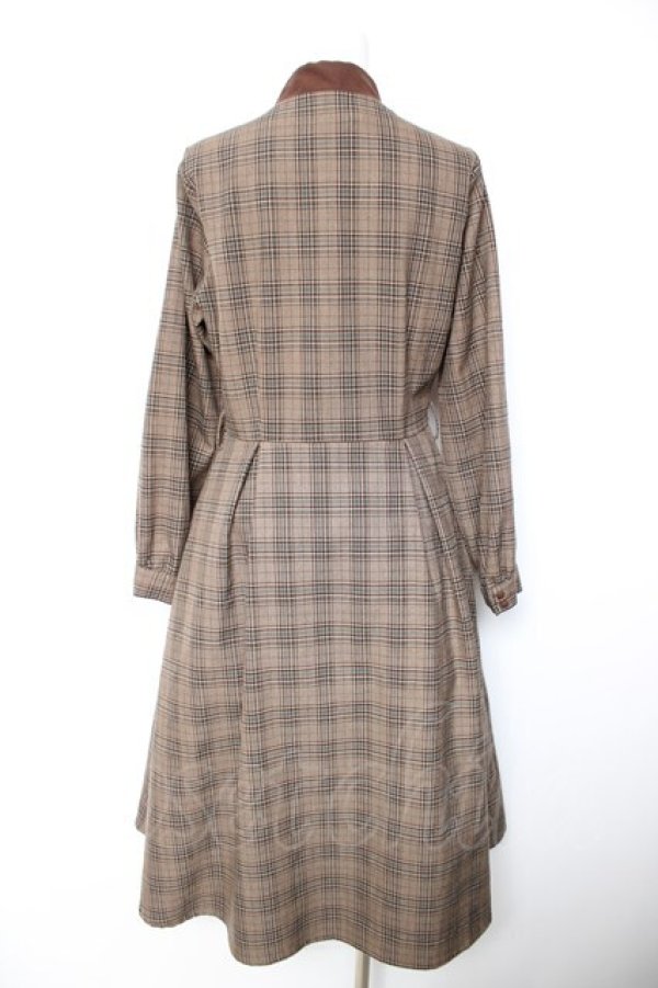 画像2: F＆A / カメオ付きクロスボウタイチェックワンピース F ブラウン Y-26-01-28-128-LO-OP-SZ-ZY (2)