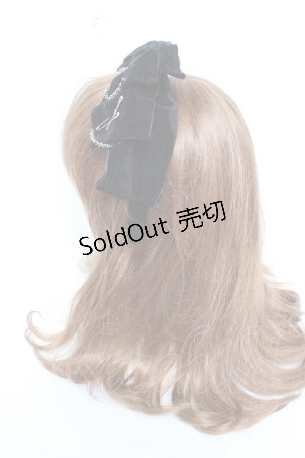 画像2: NOEMIE / ベロアリボンクロスチェーンカチューシャ  黒 Y-26-01-28-022-LO-AC-SZ-ZT0131W (2)