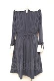 画像2: axes femme POETIQUE / 袖リボンフリルストライプワンピース M 紺 Y-26-01-31-121-AX-OP-SZ-ZY (2)