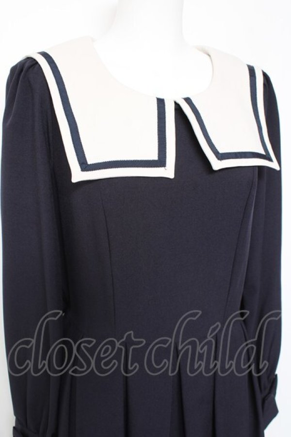 画像4: Innocent World White / スクエアーカラーワンピース  ネイビー Y-26-01-31-125-IW-OP-SZ-ZY (4)