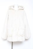 画像1: merry jenny / フリルフードフェイクファージャケット F アイボリー Y-26-01-31-141-LO-CO-SZ-ZY (1)