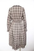 画像2: F＆A / ダブルボタンパイピング開襟チェックワンピース  ブラウン Y-26-02-01-045-LO-SK-SZ-ZY (2)