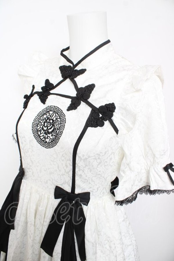 画像3: axes femme kawaii / 牡丹刺繍チャイナワンピース  白 Y-26-02-01-083-AX-OP-SZ-ZY (3)