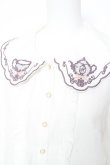 画像4: Amavel / ティーセット刺繍入りジャボ付きブラウス F ラベンダー Y-26-02-04-067-CA-BL-SZ-ZY (4)