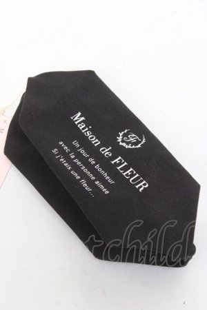 画像: Maison de FLEUR / ブランドロゴプリントポーチ F ブラック Y-26-02-04-032-LO-ZA-SZ-ZY