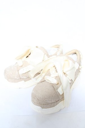 画像: axes femme POETIQUE / サテンリボンスニーカー L 生成り Y-26-02-05-047-AX-SH-SZ-ZY