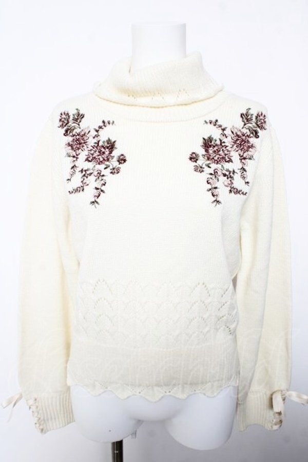 画像1: axes femme / フラワー刺繍タートルニット M 生成り Y-26-02-05-060-AX-TO-SZ-ZY (1)