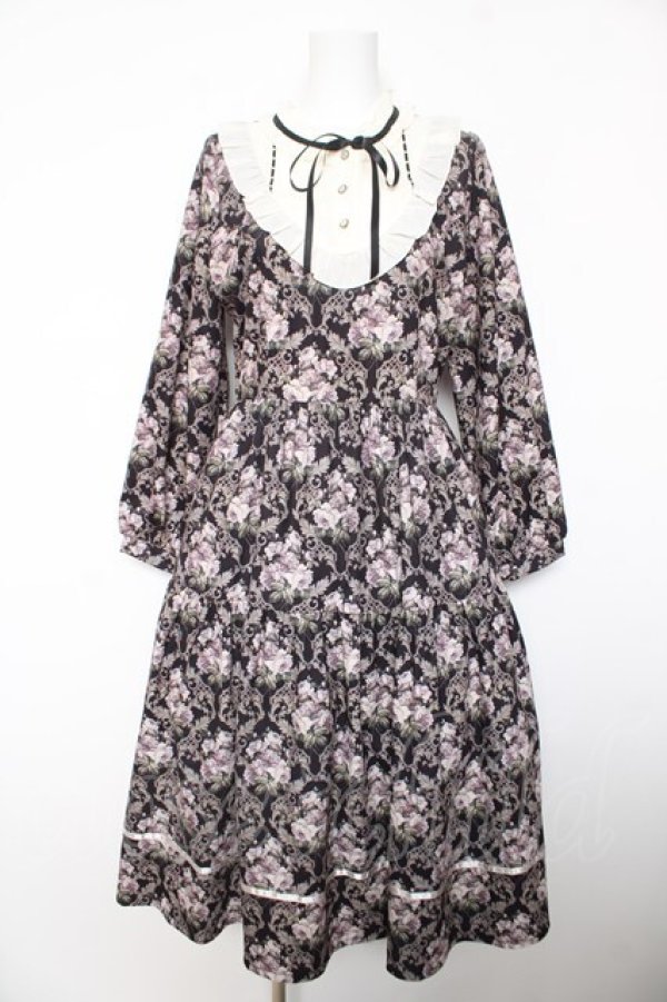 画像1: axes femme / ウォールオーナメント柄ワンピース M 黒 Y-26-02-05-089-AX-OP-SZ-ZY (1)