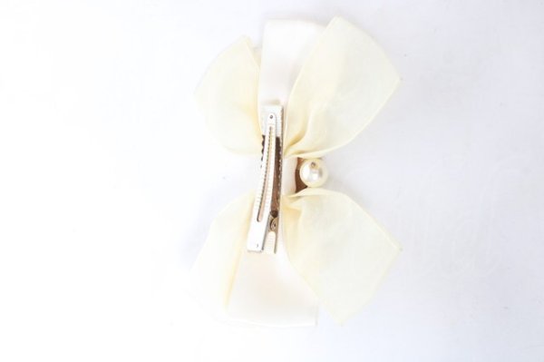 画像2: axes femme POETIQUE / いちごリボンクリップ  生成り Y-26-02-05-012-AX-AC-SZ-ZY (2)