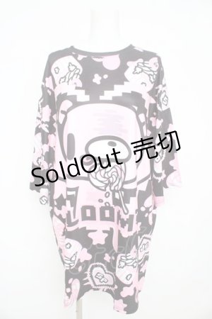 画像: ACDC RAG / Gloomy x Sophie Powers Cake ヒュージTシャツ  黒 Y-26-02-09-094-PU-TO-SZ-ZY