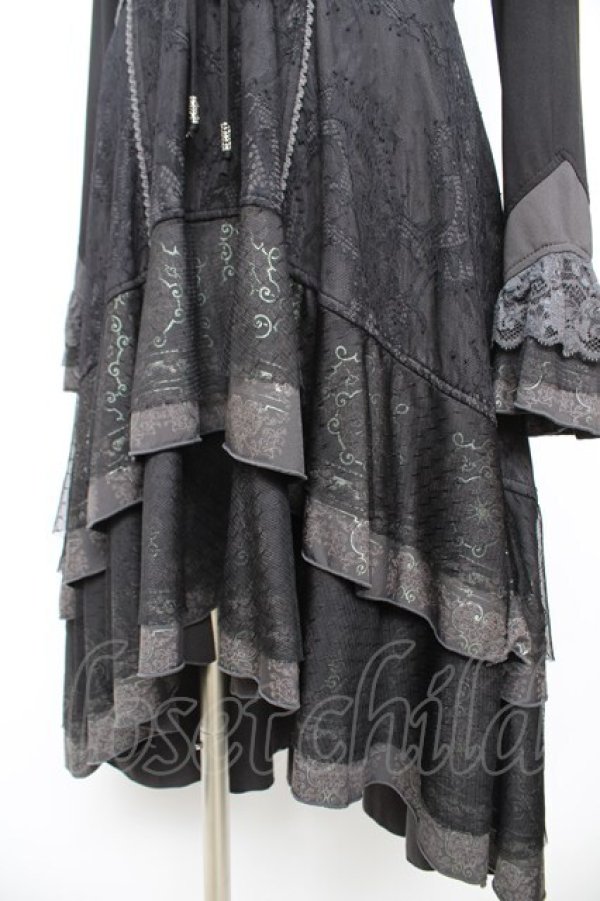 画像4: OZZ ANGELO / 胸刺繍入りレース切替フィッシュテールワンピース  黒 Y-26-02-09-128-OO-OP-SZ-ZY (4)