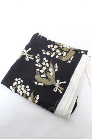 画像: INGEBORG / すずらん柄大判ストール  黒 Y-26-02-09-017-LO-ZA-SZ-ZY