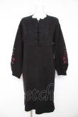 画像1: axes femme / 袖刺繍チャイナ釦ニットワンピース M 黒 Y-26-02-11-079-AX-OP-SZ-ZY (1)