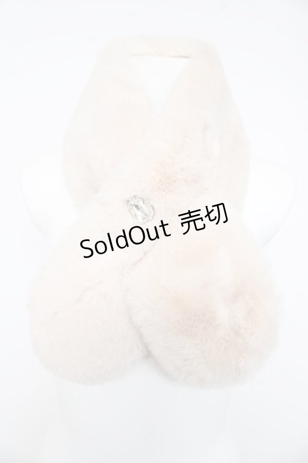 画像1: axes femme / ブローチ付きファーティペット  生成り Y-26-02-11-003-AX-ZA-SZ-ZT0213G (1)