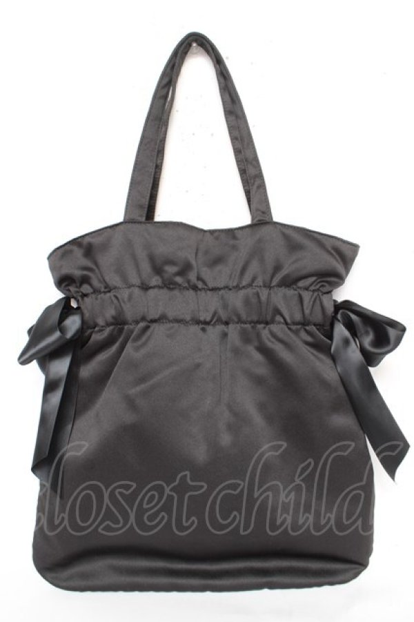 画像2: Maison de FLEUR / ダブルリボンギャザートートバッグ F ブラック Y-26-02-13-067-LO-BG-SZ-ZY (2)