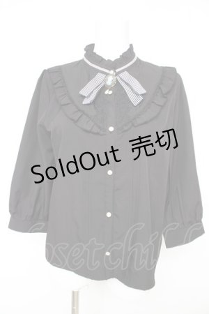 画像: axes femme / カメオブローチ付シフォンブラウス F 黒 Y-26-02-13-087-AX-BL-SZ-ZS