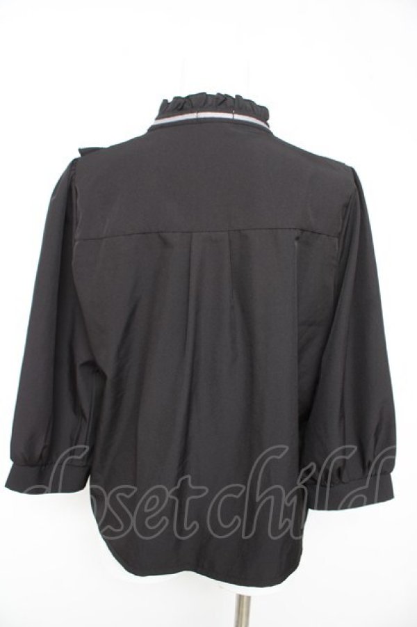 画像2: axes femme / カメオブローチ付シフォンブラウス F 黒 Y-26-02-13-087-AX-BL-SZ-ZY (2)