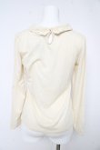 画像2: axes femme / ブローチ付きブラウス風プルオーバー（ブローチ欠品） Ｍ 生成り Y-26-02-15-012-AX-TO-IG-ZY (2)