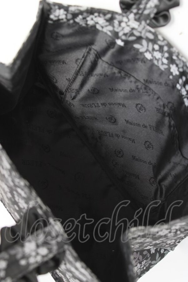 画像3: Maison de FLEUR / フラワージャカードスクエアトートバッグ F ブラック Y-26-02-17-008-LO-BG-SZ-ZY (3)