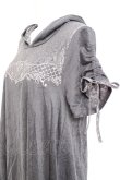 画像2: axes femme / 刺繍使いフード付チュニック M チャコール Y-26-02-17-117-AX-OP-SZ-ZY (2)