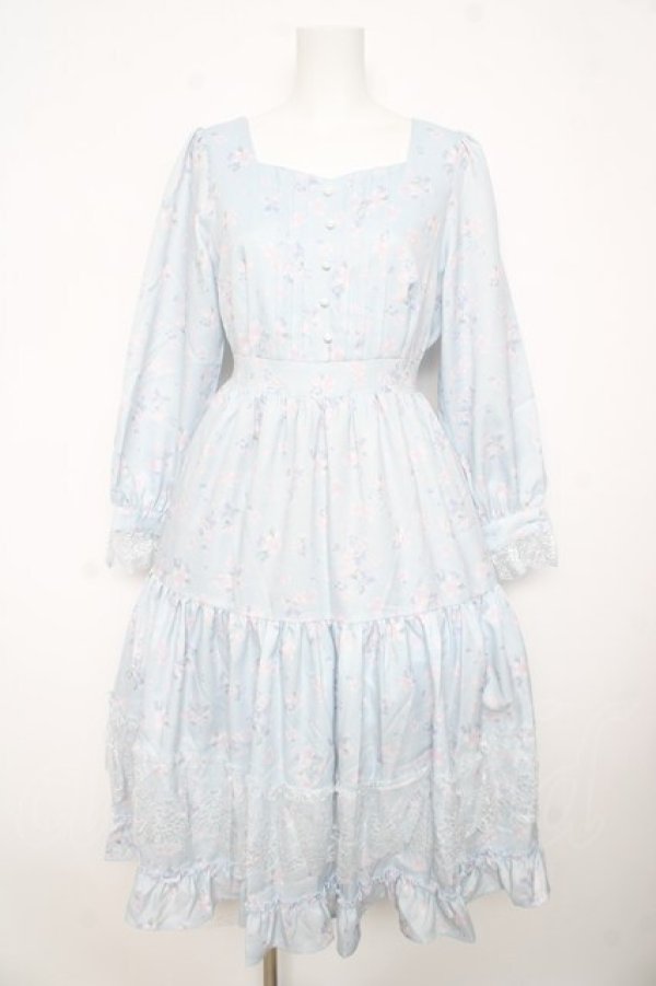 画像1: axes femme / SAKURAティアードワンピース  サックス Y-26-02-17-150-AX-OP-SZ-ZY (1)