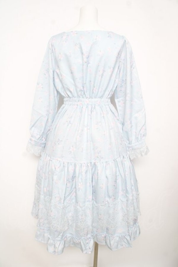 画像2: axes femme / SAKURAティアードワンピース  サックス Y-26-02-17-150-AX-OP-SZ-ZY (2)