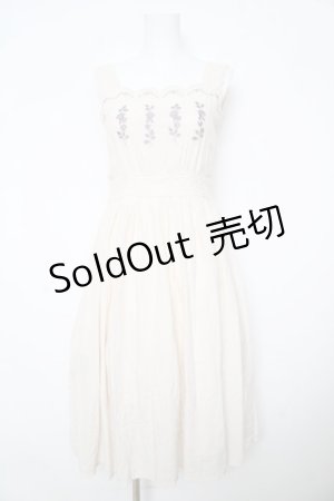 画像: an another angelus / フロントローズ刺繍ジャンパースカート F アイボリー Y-26-02-17-177-CA-OP-SZ-ZY