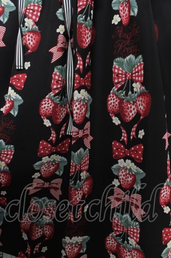 画像4: Angelic Pretty / Strawberry Dollジャンパースカート  黒 Y-26-02-17-208-AP-OP-SZ-ZY (4)